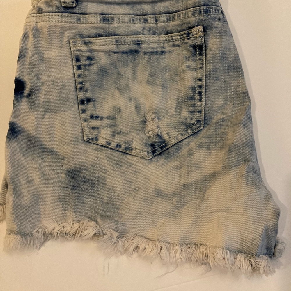 Ladies Shorts bundle (old navy boyfriend) & Rue 21. Y2K for sure ⭐️.Both size 14 - Picture 12 of 16